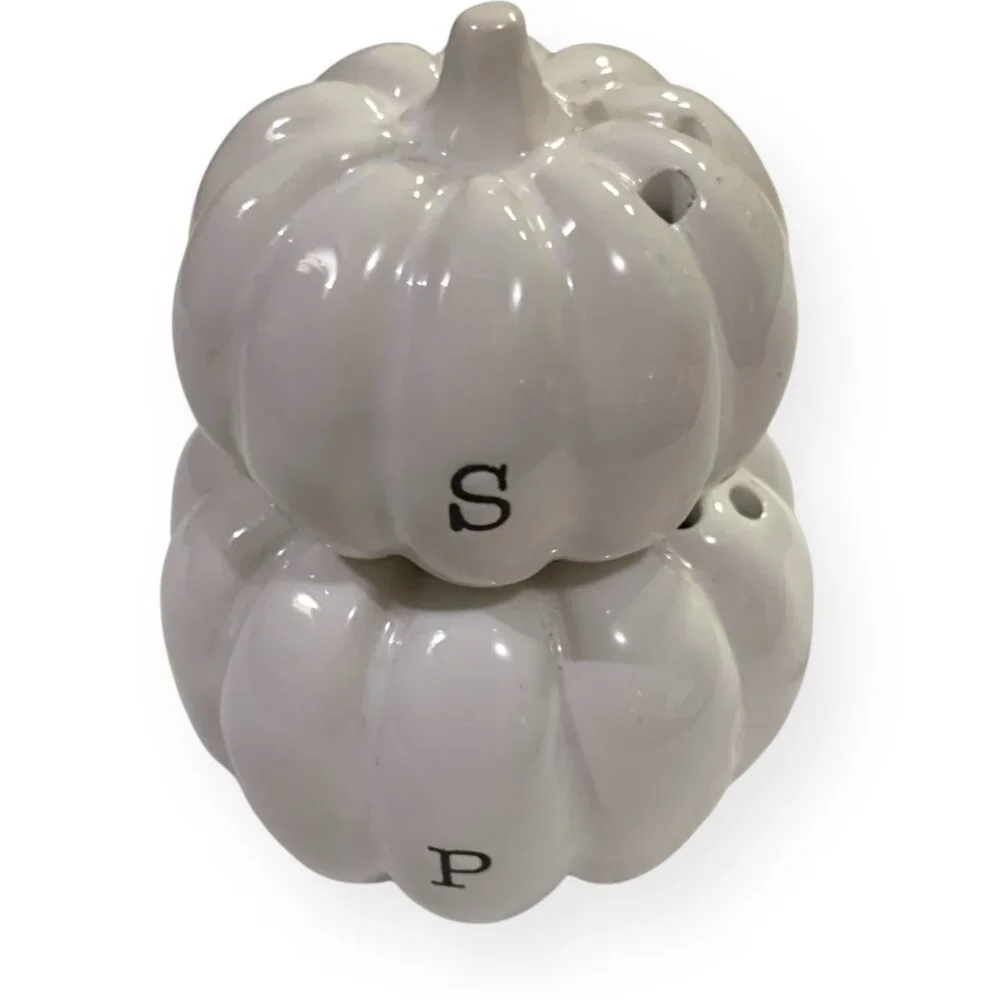 NWOT Ceramic Pumpkin Stackable Salt & Pepper Shaker Classy‎ White Party Pumpkin